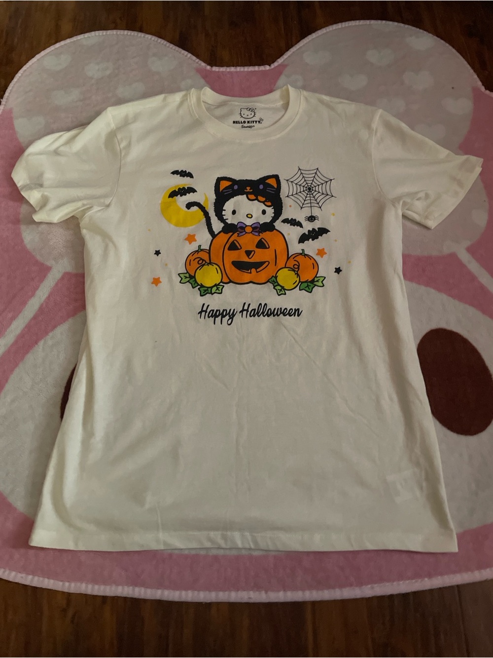 Sanrio Cream Hello Kitty Happy halloween tshirt medium